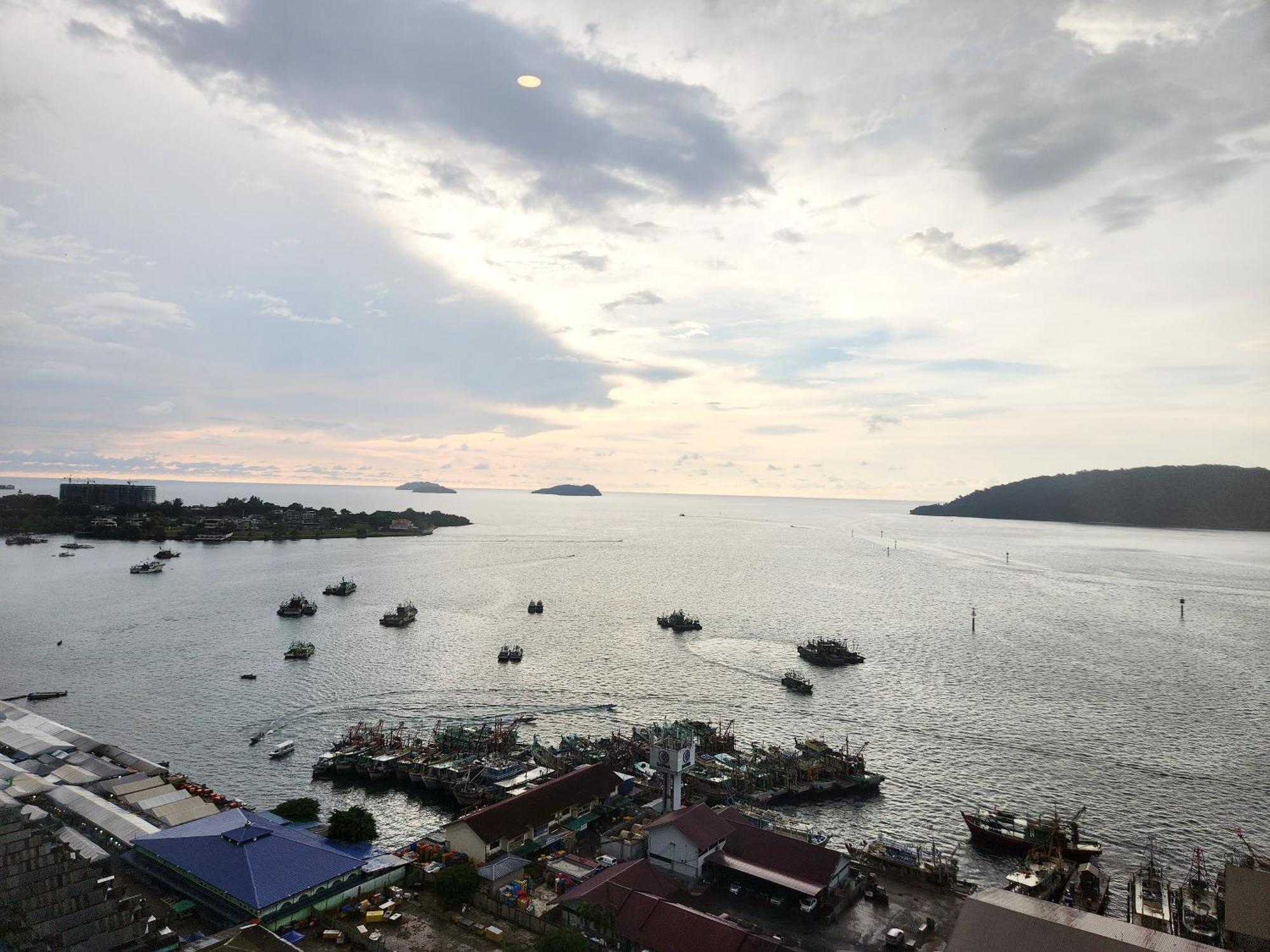 The Shore Kota Kinabalu City Centre By Lw Suites Quarto foto